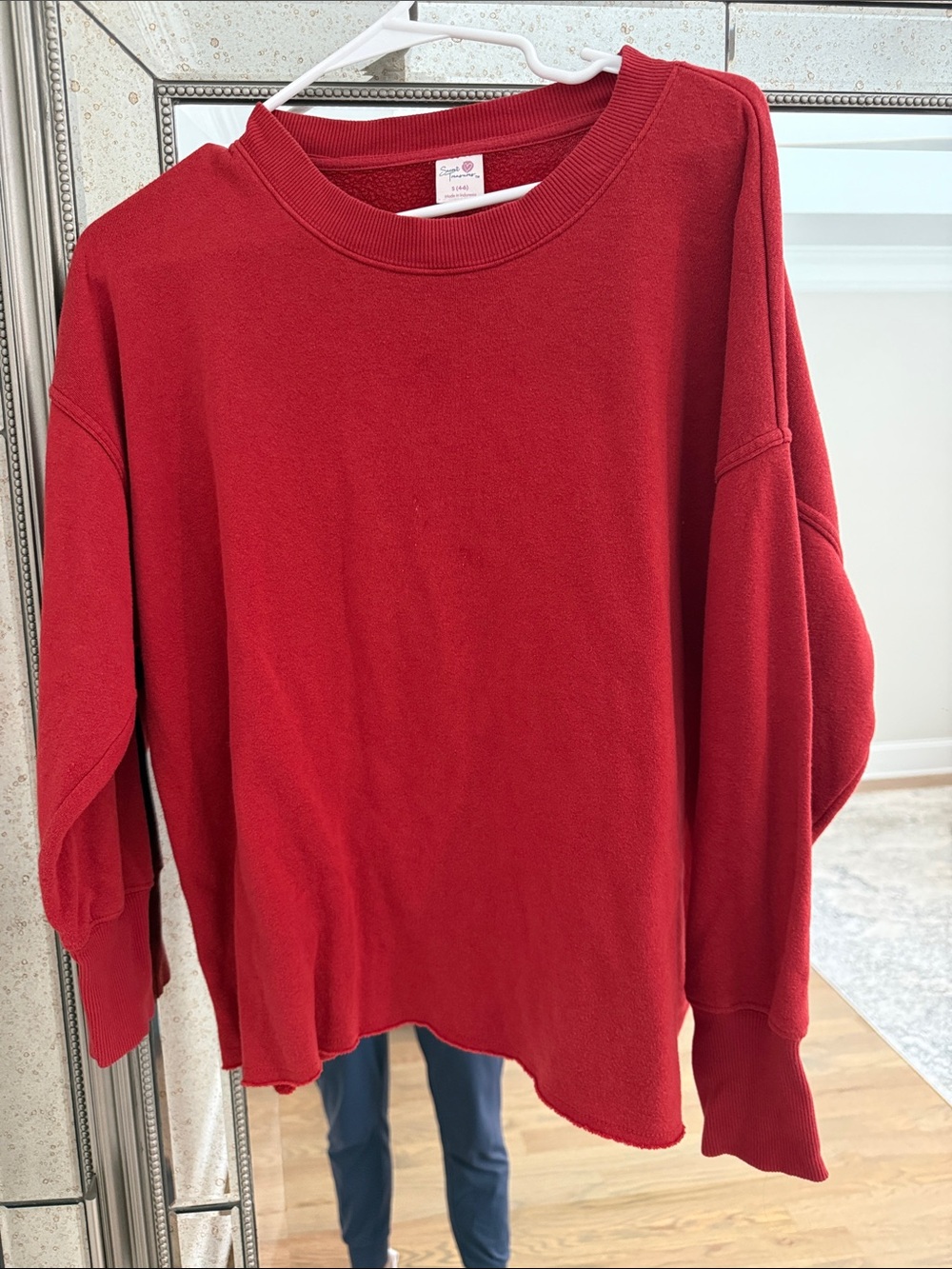 Cozy Women's Red Crewneck Sweatshirt